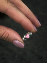 Load image into Gallery viewer, Sweetheart Daisy Ring

