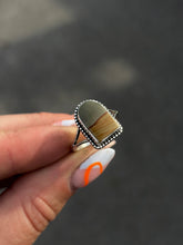 Load image into Gallery viewer, Portal Ring III | size 7.5
