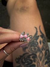 Load image into Gallery viewer, Sweetheart Daisy Ring
