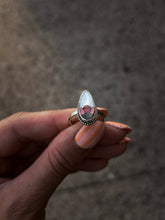 Load image into Gallery viewer, Intarsia Teardrop | size 8
